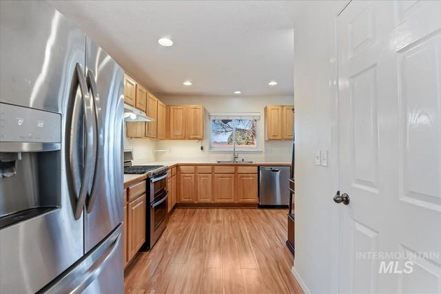 9690 W Weir Hollis Dr, Boise, ID 83709