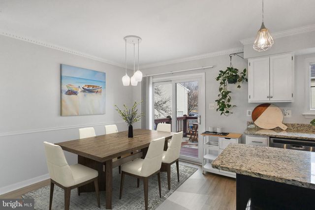 14722 STREAM POND DR, Centreville, VA 20120