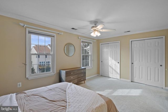 14722 STREAM POND DR, Centreville, VA 20120