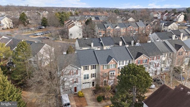 14722 STREAM POND DR, Centreville, VA 20120