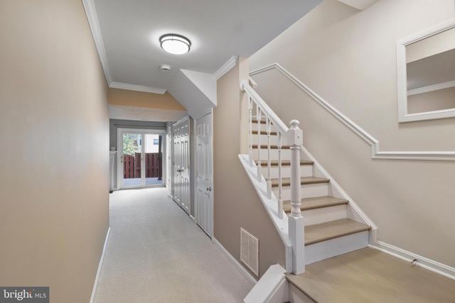 14722 STREAM POND DR, Centreville, VA 20120