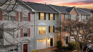 14722 STREAM POND DR, Centreville, VA 20120