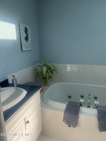 327 Woodland Avenue, Avon-by-the-sea, NJ 07717