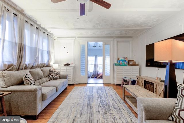 6209 CARPENTER ST, Philadelphia, PA 19143