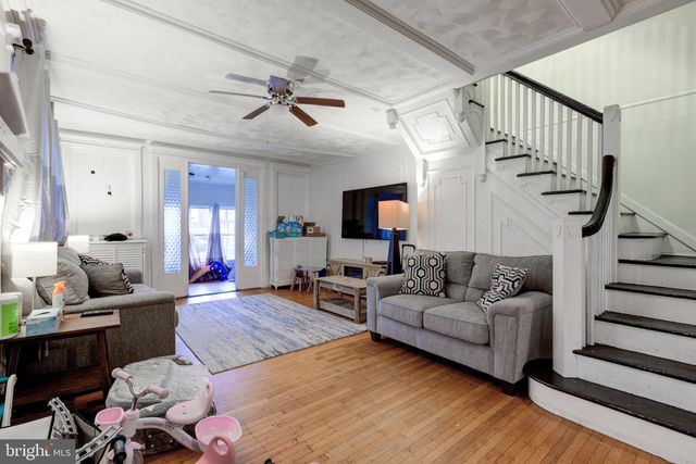 6209 CARPENTER ST, Philadelphia, PA 19143