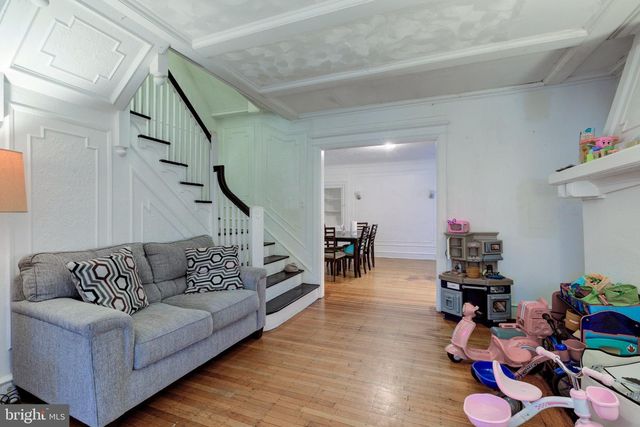 6209 CARPENTER ST, Philadelphia, PA 19143