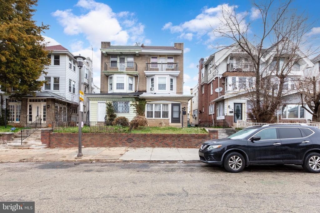 6209 CARPENTER ST, Philadelphia, PA 19143