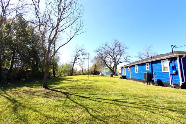 2022 Ladin Drive, Houston, TX 77039