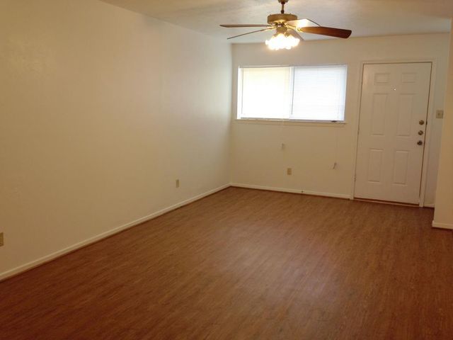 1102 Welsh Avenue C, College Station, TX 77840
