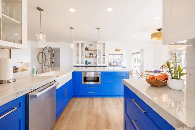 1202 PACIFIC Street 402A, Oceanside, CA 92054