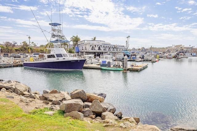 1202 PACIFIC Street 402A, Oceanside, CA 92054