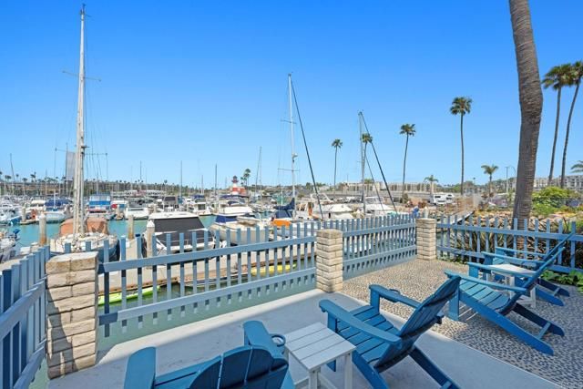 1202 PACIFIC Street 402A, Oceanside, CA 92054