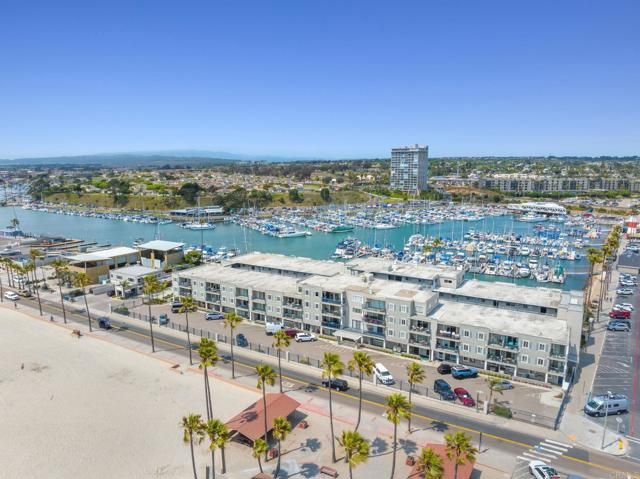 1202 PACIFIC Street 402A, Oceanside, CA 92054