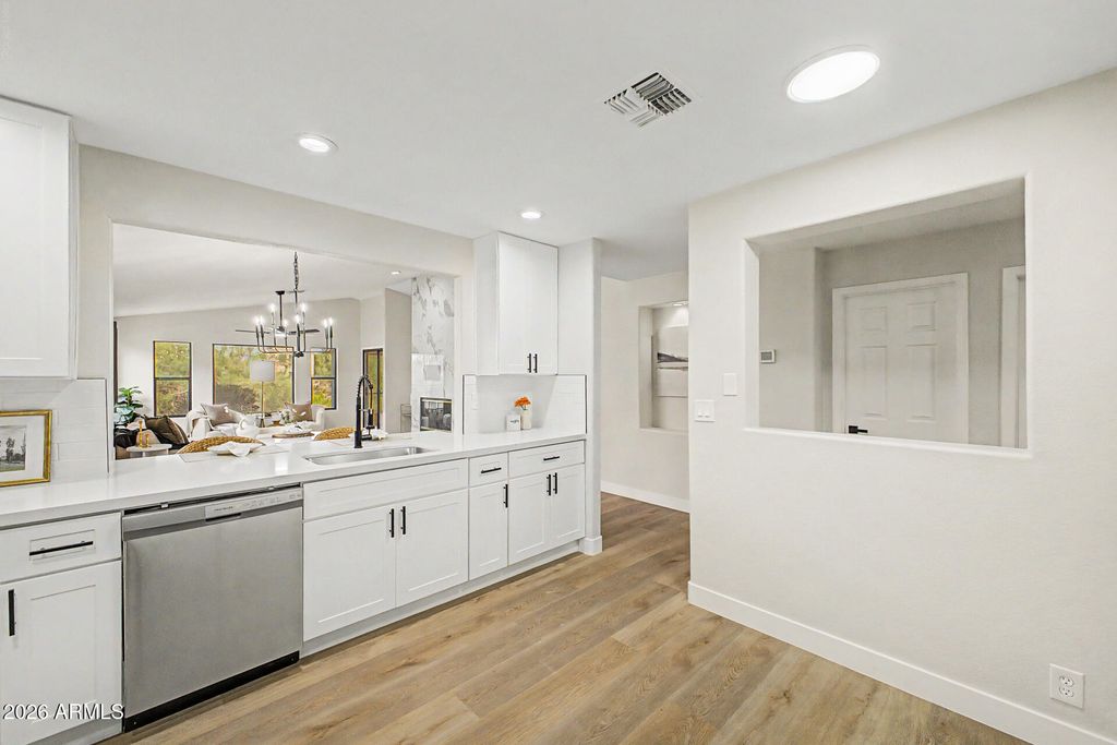 14237 N ASHBROOK Drive B, Fountain Hills, AZ 85268 — photo 5