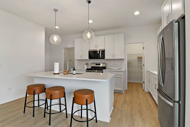 2822 Jackson Drive, Arlington Heights, IL 60004