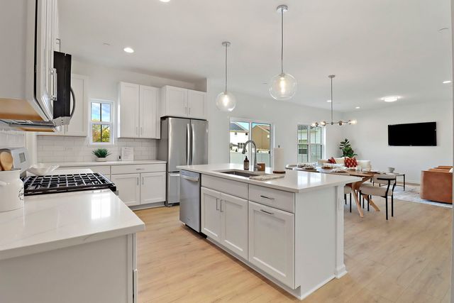 2822 Jackson Drive, Arlington Heights, IL 60004