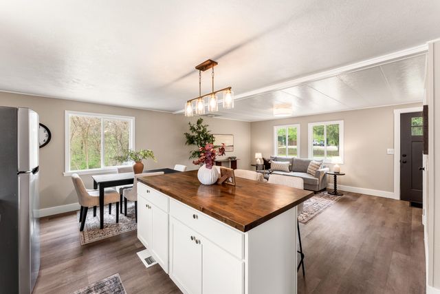 5684 142nd Avenue, Holland, MI 49423