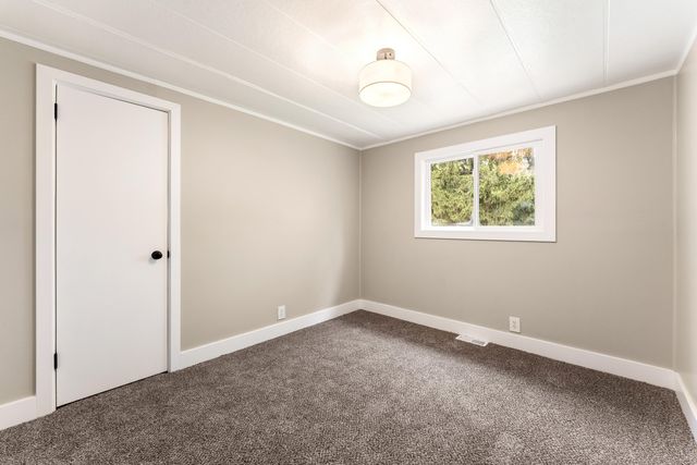 5684 142nd Avenue, Holland, MI 49423