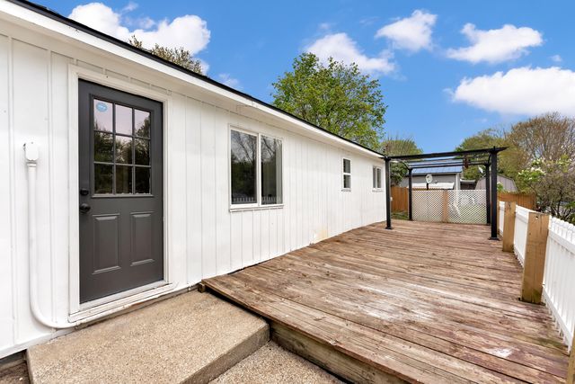 5684 142nd Avenue, Holland, MI 49423