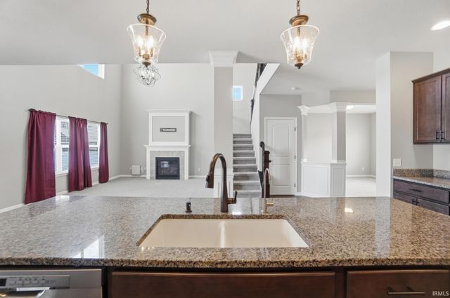 377 Carrara Cove, Fort Wayne, IN 46845