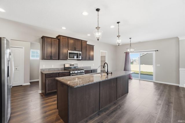 377 Carrara Cove, Fort Wayne, IN 46845