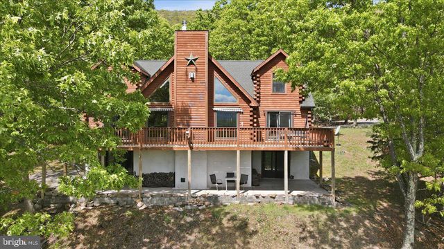 1052 PARKSIDE DR, Berkeley Springs, WV 25411
