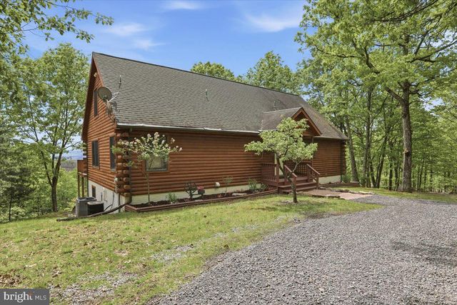 1052 PARKSIDE DR, Berkeley Springs, WV 25411
