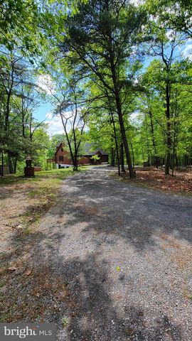 1052 PARKSIDE DR, Berkeley Springs, WV 25411
