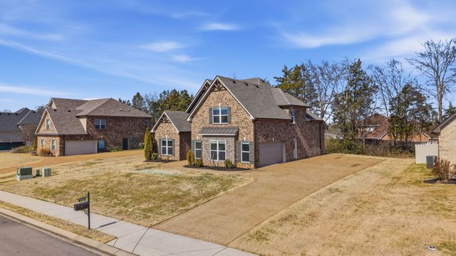 1210 Piper Glen Rd, Smyrna, TN 37167