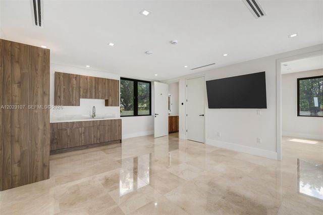 3611 NW 100th Ave, Cooper City, FL 33024