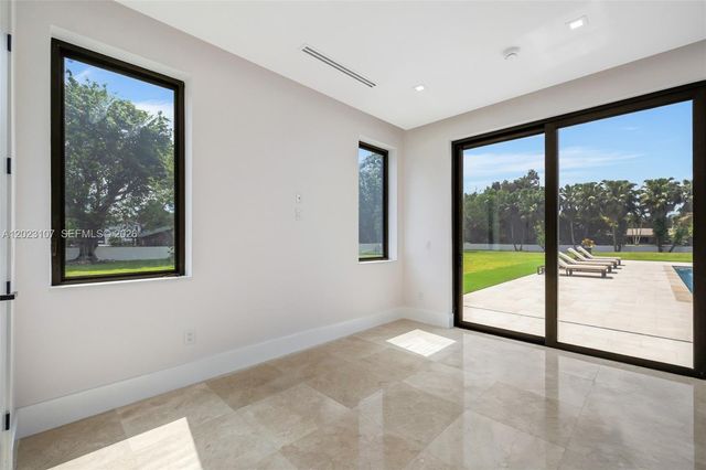 3611 NW 100th Ave, Cooper City, FL 33024