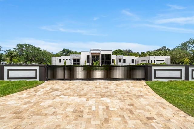 3611 NW 100th Ave, Cooper City, FL 33024