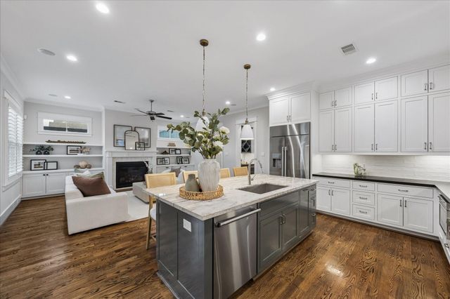 517 E 25th Street, Houston, TX 77008