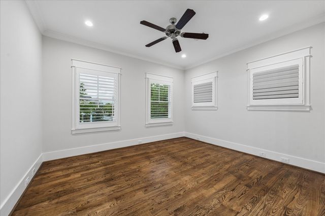 517 E 25th Street, Houston, TX 77008