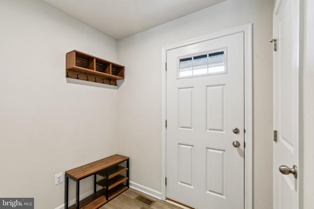Image 10 of property listing at 11 TEATREE LN, Elkton, MD 21921