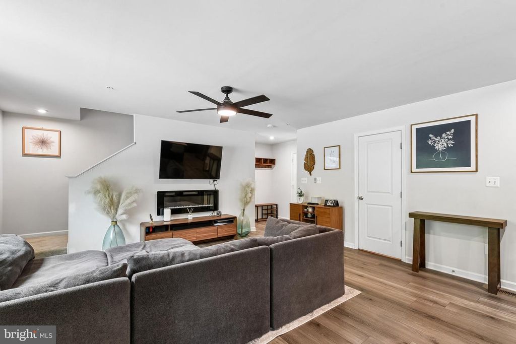 Image 12 of property listing at 11 TEATREE LN, Elkton, MD 21921