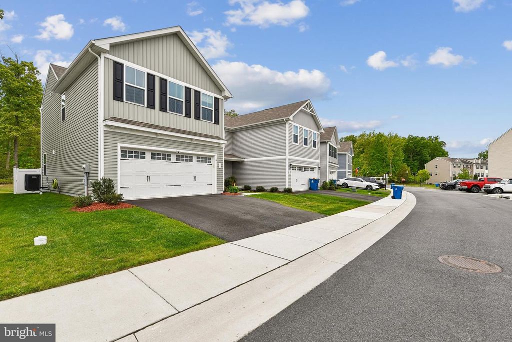 Image 3 of property listing at 11 TEATREE LN, Elkton, MD 21921