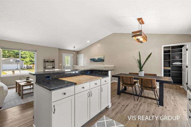 4639 Pine Hollow Road, Muskegon, MI 49442