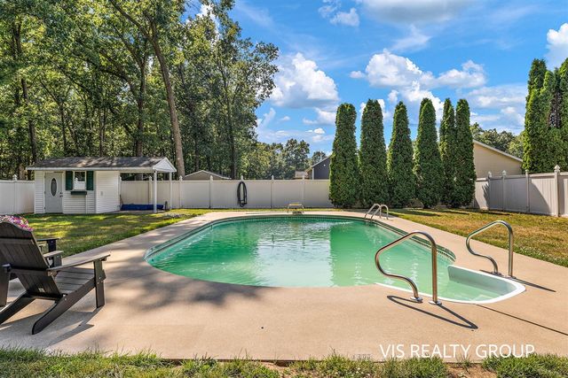 4639 Pine Hollow Road, Muskegon, MI 49442