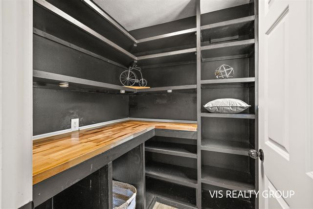 4639 Pine Hollow Road, Muskegon, MI 49442