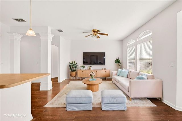 1742 Barlow Trl, Corpus Christi, TX 78410