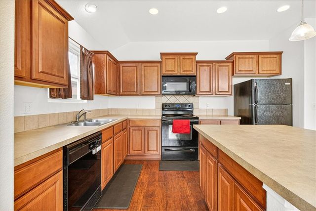 1742 Barlow Trl, Corpus Christi, TX 78410