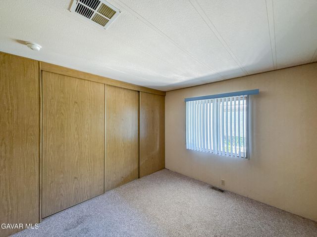 2550 E Avenue I Spc 40, Lancaster, CA 93535