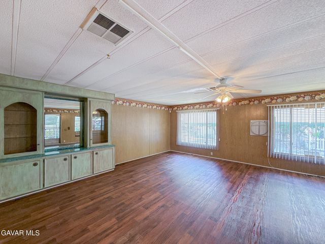2550 E Avenue I Spc 40, Lancaster, CA 93535