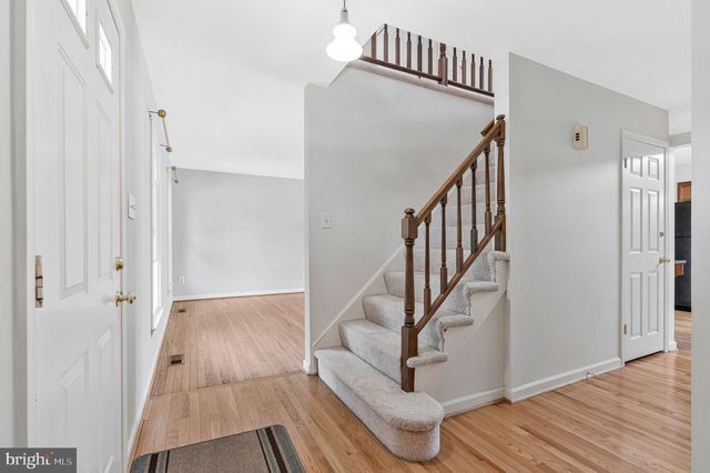4613 FILLINGAME DR, Chantilly, VA 20151