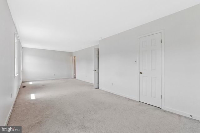 4613 FILLINGAME DR, Chantilly, VA 20151