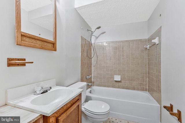 4613 FILLINGAME DR, Chantilly, VA 20151