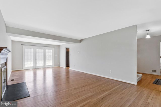 4613 FILLINGAME DR, Chantilly, VA 20151