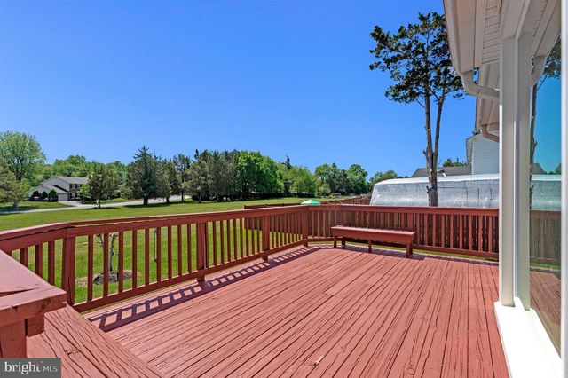 4613 FILLINGAME DR, Chantilly, VA 20151