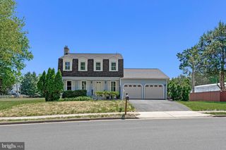 4613 FILLINGAME DR, Chantilly, VA 20151